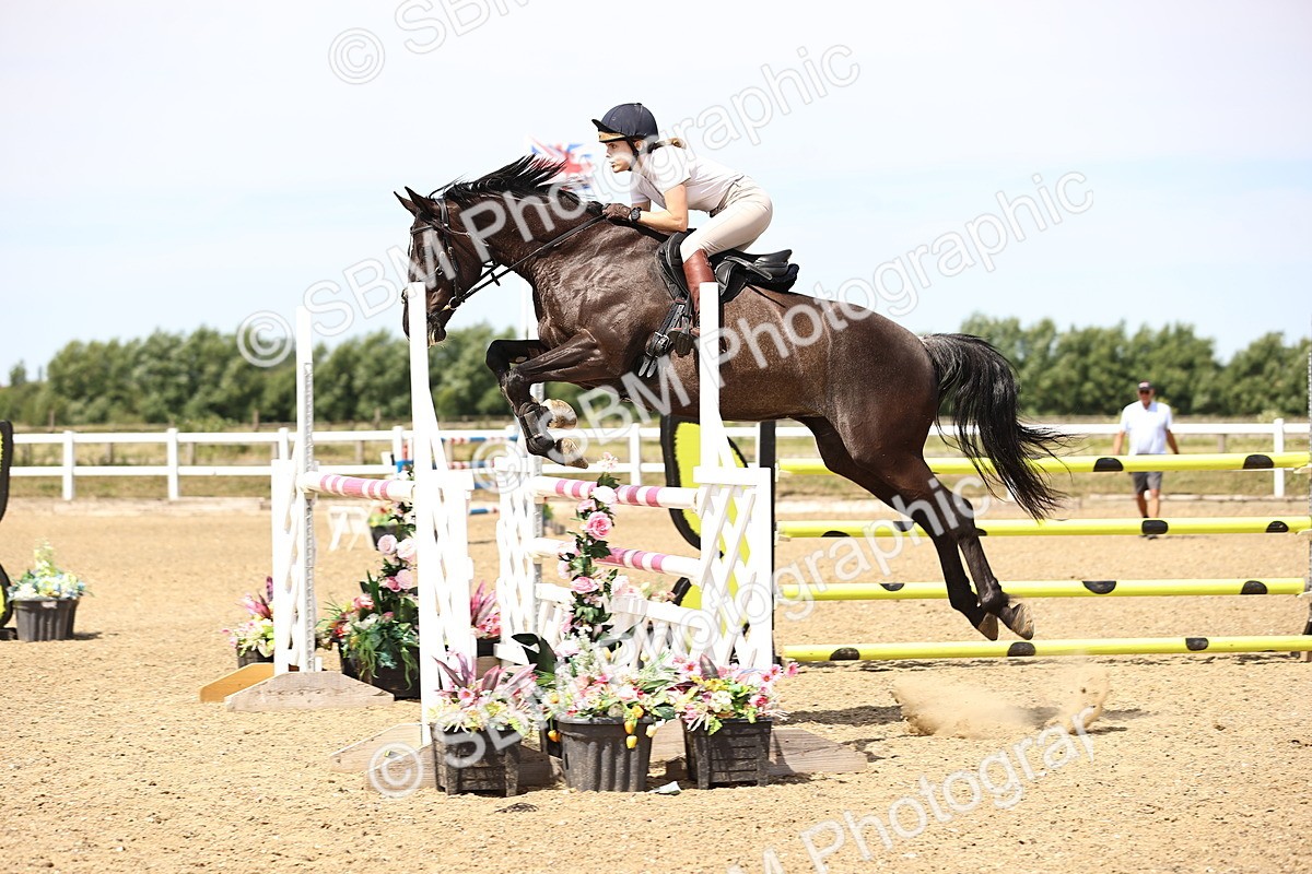 SBM_000639 - Class 15 - Redpost Equestian Senior Foxhunter - 1.20m