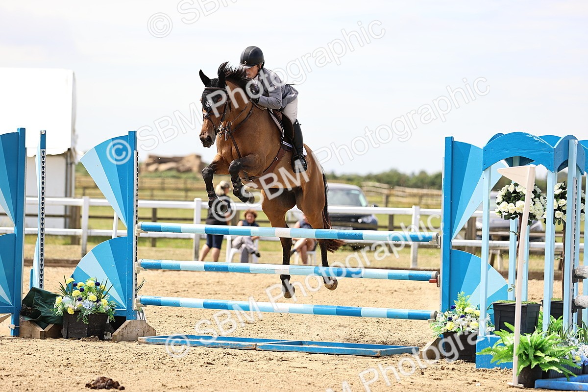 SBM_009931 - Class 8 - Senior Newcomers - 1.10  Open