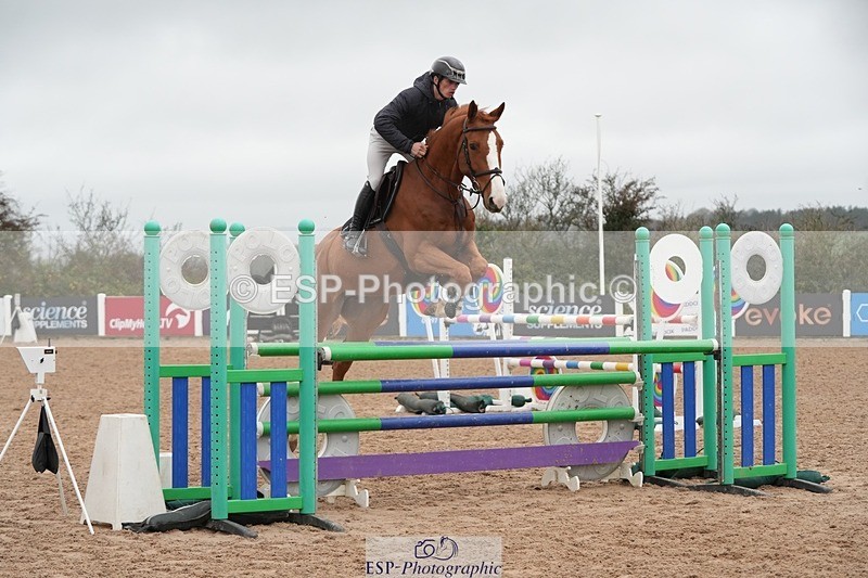 251109-110911-03487 - Cls 20 Newcomers and 1.10m Open