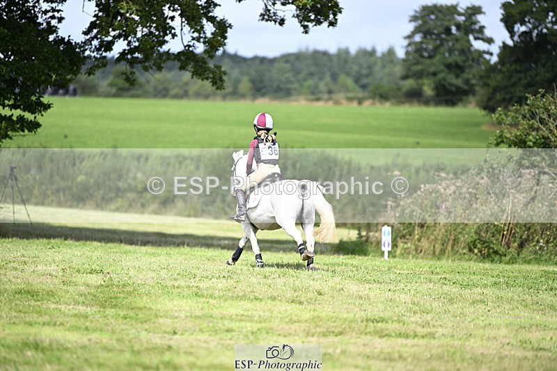 240825X-112632-32517 - 70cm XC 11.00 to 12.00