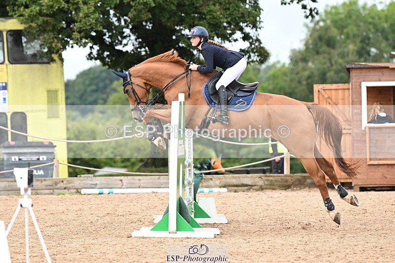 240908A-132737-03986 - Cls 15 U21 Intro 90cm-1.00m  Team Comp