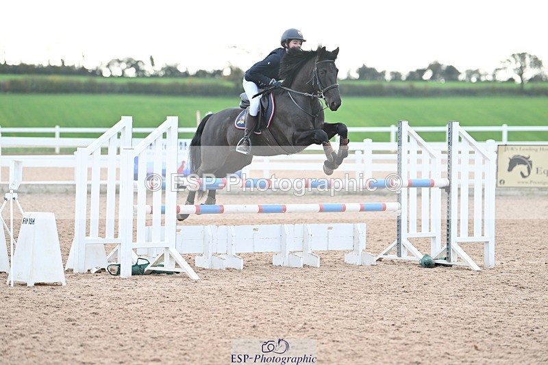 231119A-114734-05509 - Sun Cls 5 Newcomers & 1m Open