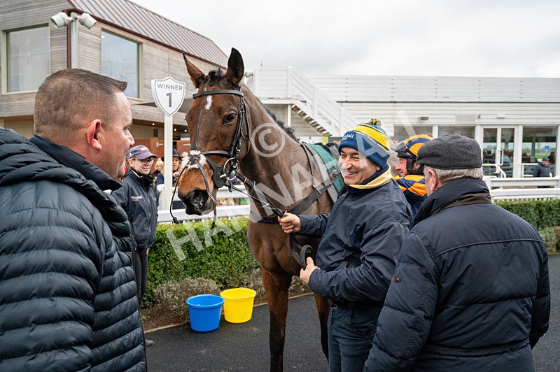 110124-Race 3-Time For A Pint-5320 - Race 3