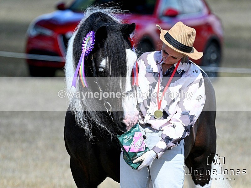 WJ7_9469 - Kellie and Nancy at Swallowfield 31-08-26