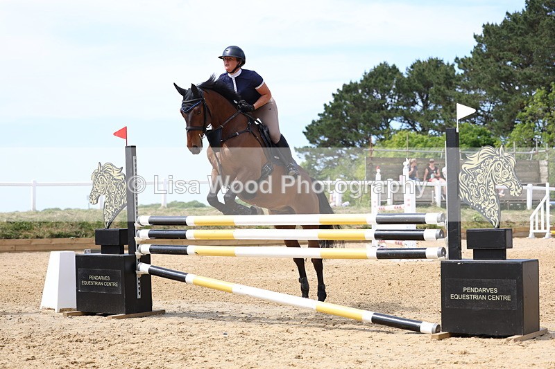 3E7A7001 - Class 7: Senior Newcomers/1.10m open