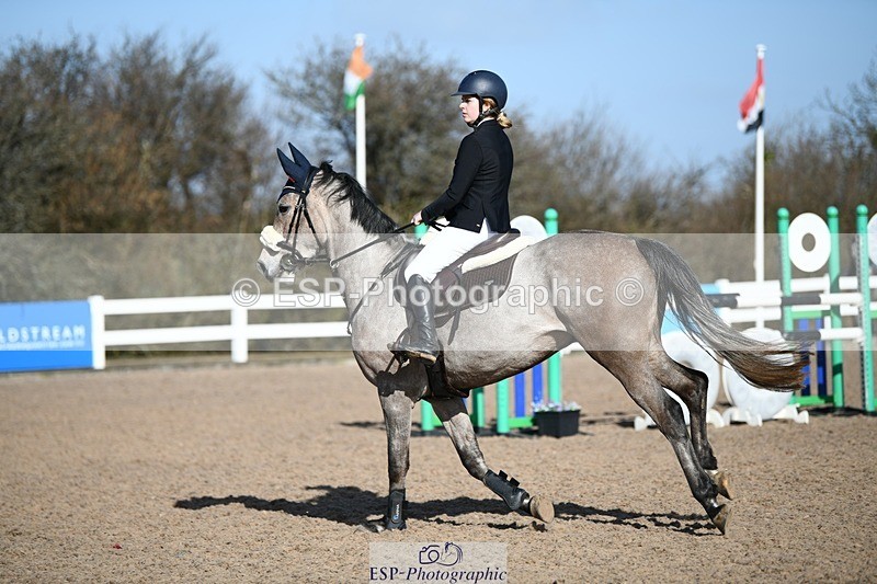 250330-100841-06004 - Cls 32 British Novice and 90cm