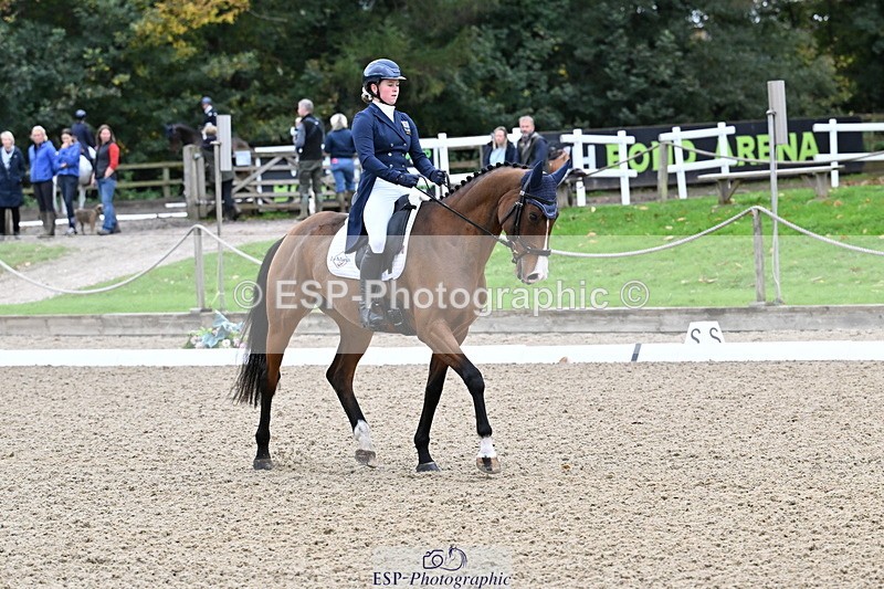 251022A-143438-00327 - B-104-Millie.Juleff