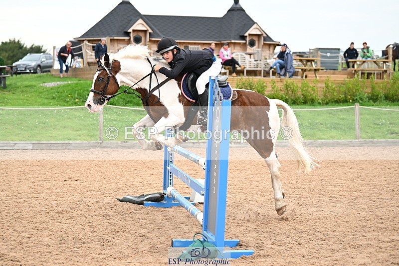 240907A-131105-01901 - Cls 3 Pony Medium Team 80cm & 90cm