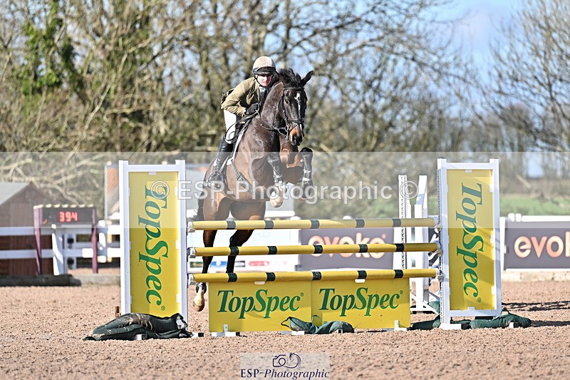 260204A-132140-00347 - Cls 4 Newcomers and 1.10m