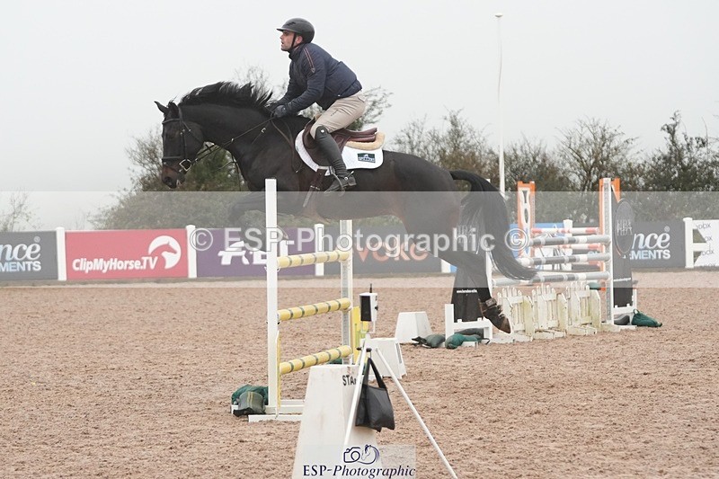 251207-123030-02065 - Cls 20 Snr Newcomers and 1.10m