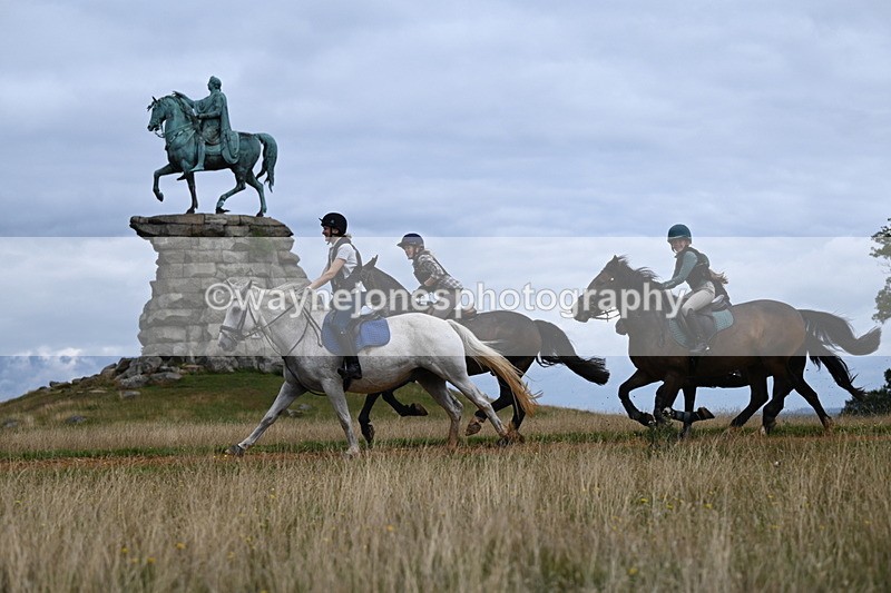 DSC_6407 - Time at Statue 12:17 to 12:44
