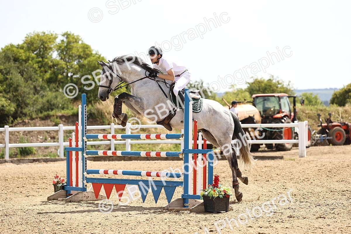 SBM_000613 - Class 15 - Redpost Equestian Senior Foxhunter - 1.20m