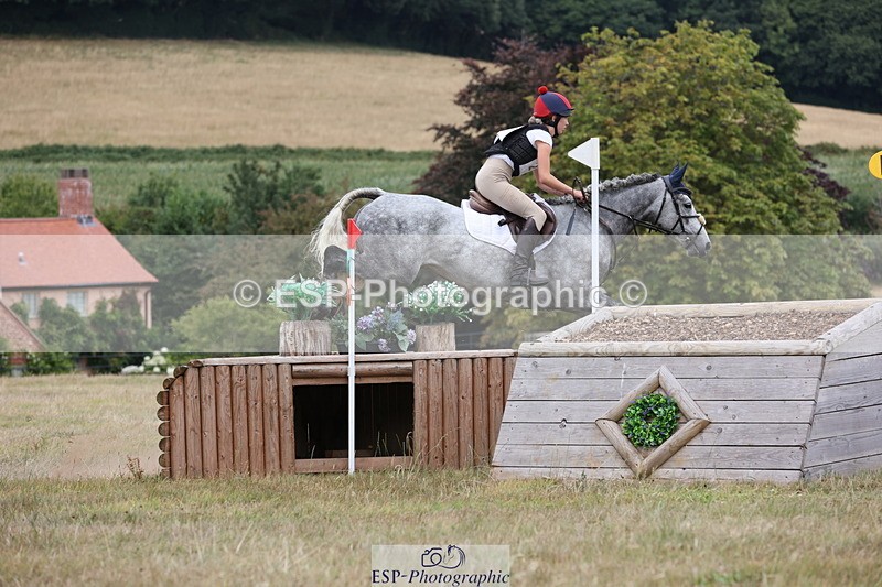 250802A-153312-06773 - F-274-Eliza.Miller-Edge-BALLYLEE.CASTLE.STORM