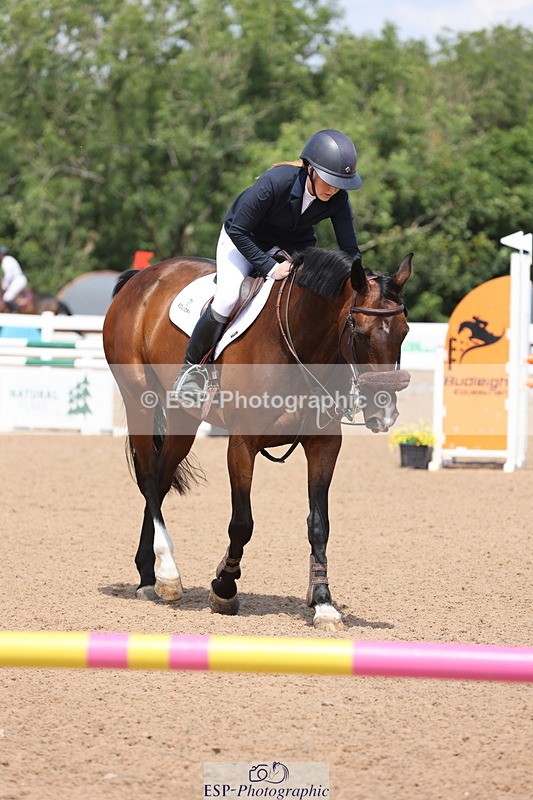 240718A-130900-05433 - Cls 9, 1 Star Bronze Tour 1.10m