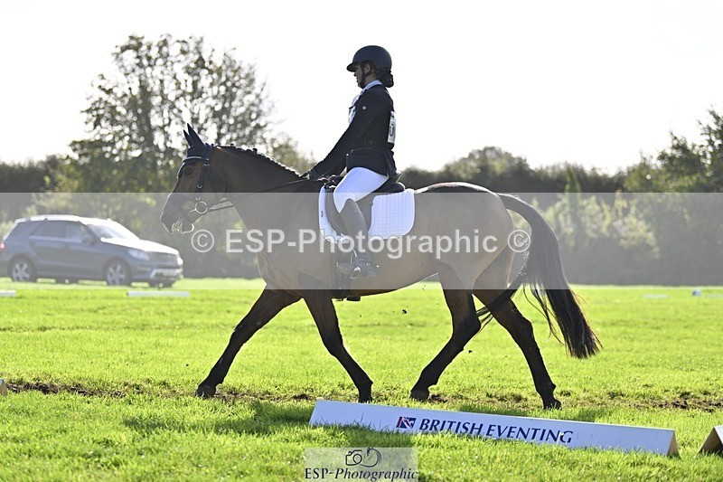 241025-120001-06978 - 373-Isabelle.Thwaite-BEACH.LADY