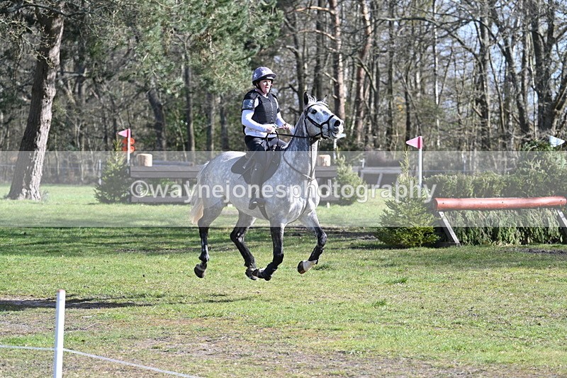 WJ7_9984 - Time 10:13 to 10:38 Times at the Fence