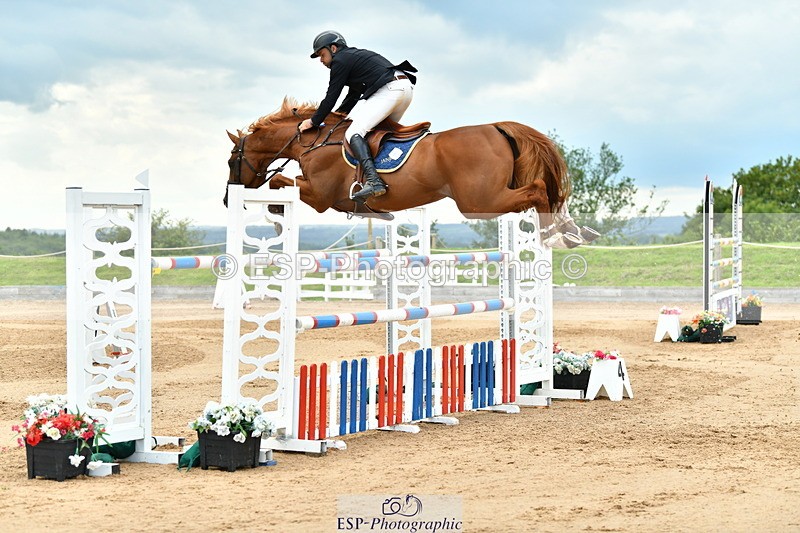 230720A-151356-03766 - Cls 9, 2 Star Big 1.40m Start to break