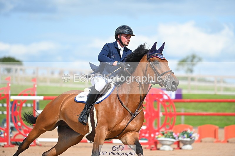 230721A-160537-07608 - Cls 10, 2 Star Big 1.45m Start to break