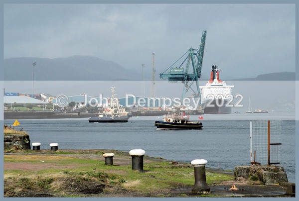 Ships and Docks - Round Britain Farewell Trip for QE2