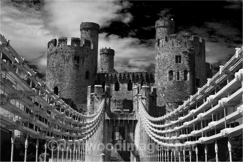 Conway suspension bridge 10 bw - Llandudno and Conwy, North Wales
