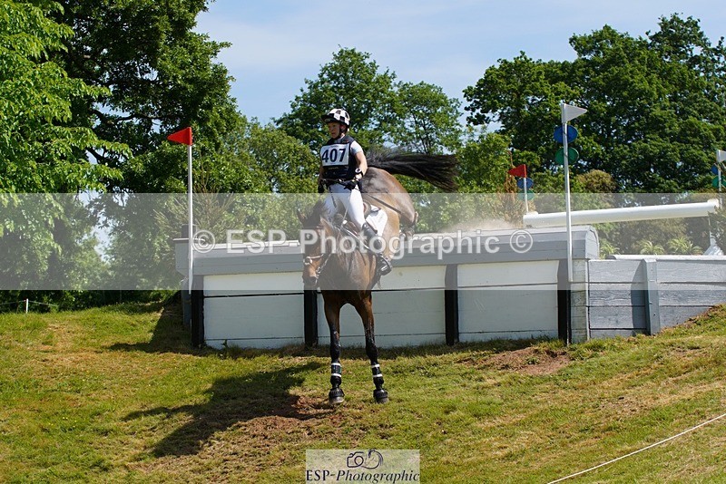 230528-112438-16625 - 407-KING_OF_THE_SWINGERS-Louise_Bradley-XC