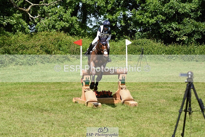 230528-105550-16114 - 401-BLING-Laura_Collett-XC