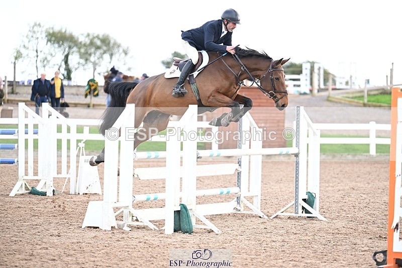 251022-125315-00446 - Cls 4 Snr Newcomers 1.10m