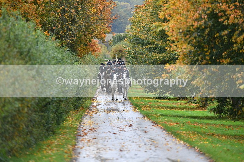 WJ5_6138 - B&B walk back for Hunt Tea !
