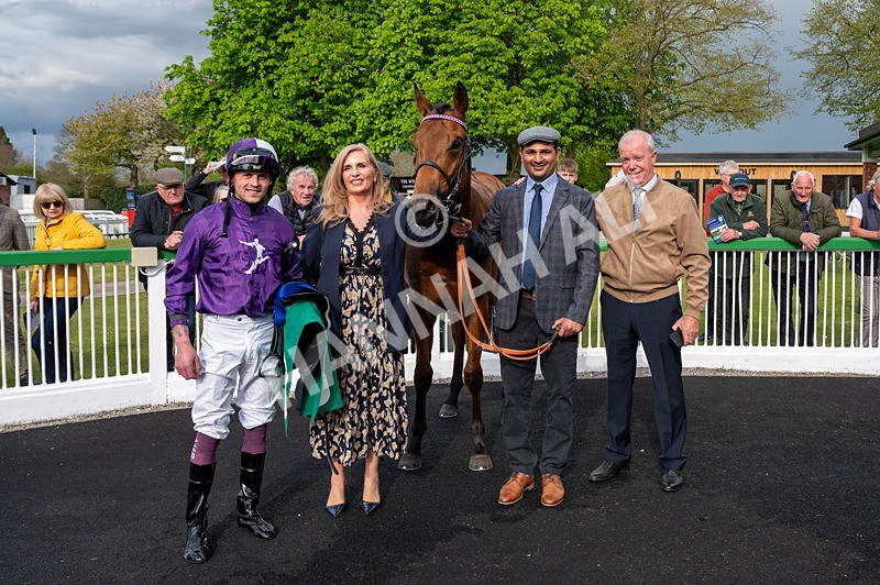 220425-Race 2-Jan Steen-3017 - Race 2
