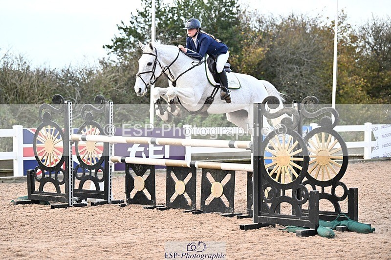 241117X-152224-05142 - Cls 19-20-21 Children on horses