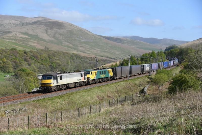 JL - 8.5.17 90044 90045 4S44 Daventry - Coatbridge, Lune Gorge - West Coast Main Line (north to south)