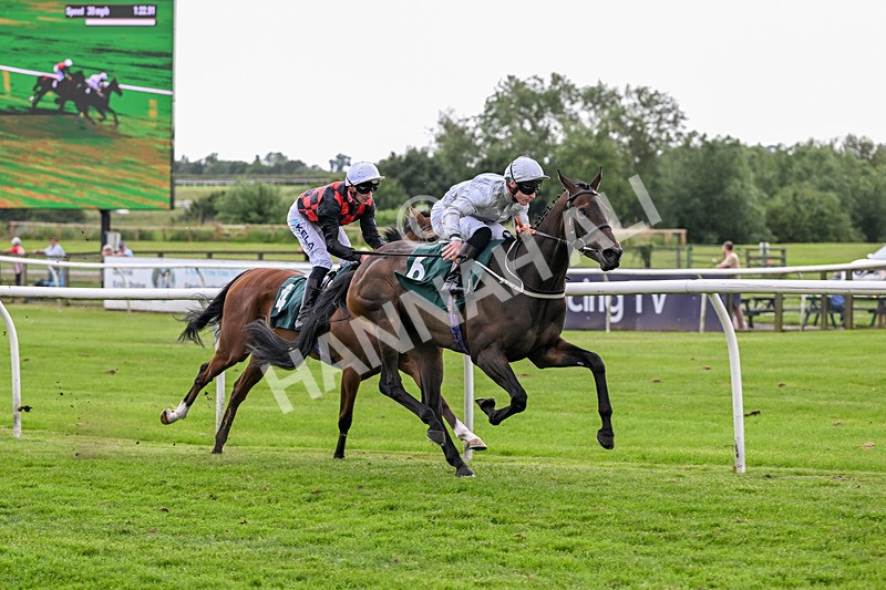 220626-Race 4-Velvet Rhythm-9201 - Race 4 16.00pm Congratulations To The Happy Couple EBF Fillies' Handicap