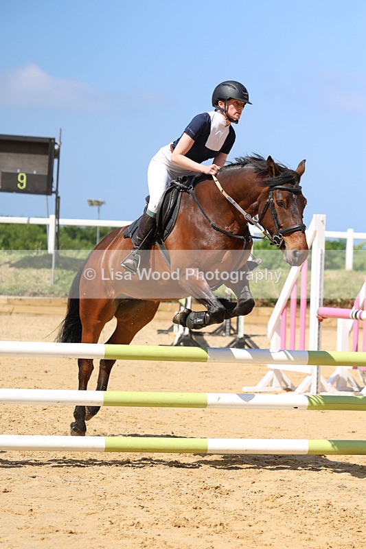 3E7A9463 - Class 8: Senior 80cm