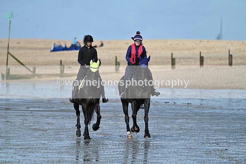 WJ7_4310 - Leigh Kelly & Jade Bennett 25-08-24