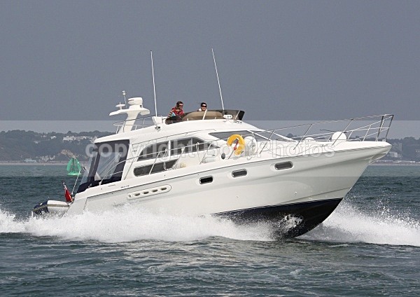 090419 SEALINE F44 IMG_3768 - Flybridge Cruisers