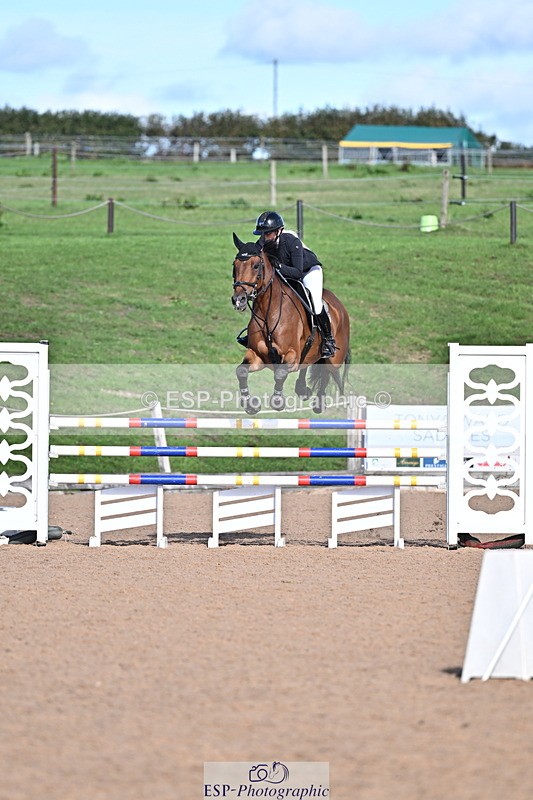 260923B-152704-01005 - Cls 06 Snr Fox & 1.20m Open