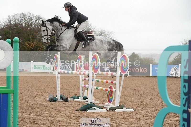 251109-113814-03594 - Cls 20 Newcomers and 1.10m Open