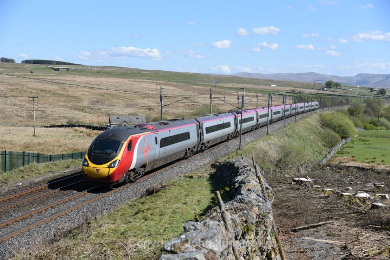 JL - 5.5.17 390129 1S63 1230 Euston - Glasgow, Shap Wells - West Coast Main Line (north to south)