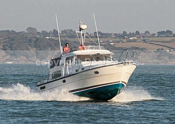 111002 GREAT ESCAPE IMG_3996 - Flybridge Cruisers