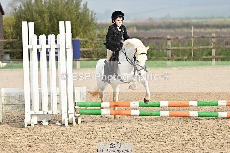 241110-103416-00345 - 40cm Showjumping