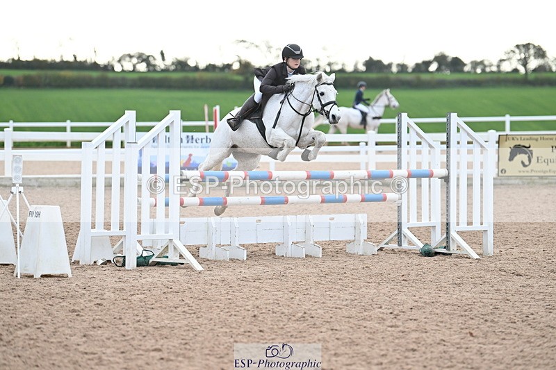 231119A-113913-05467 - Sun Cls 5 Newcomers & 1m Open