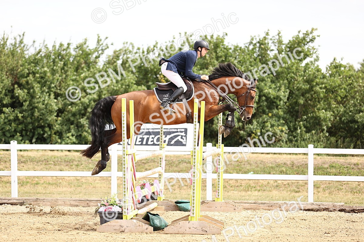 SBM_009611 - Class 8 - Senior Newcomers - 1.10  Open