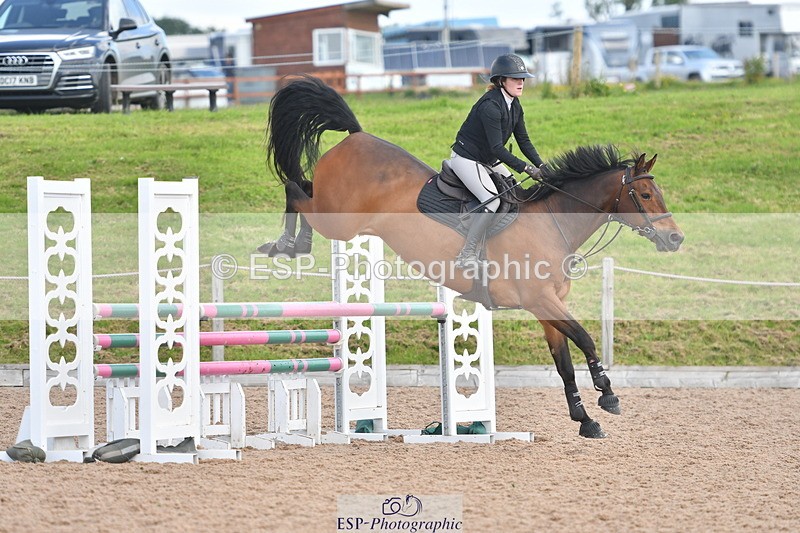 240609A-112847-04583 - Cls 17 Snr 1.05m Open