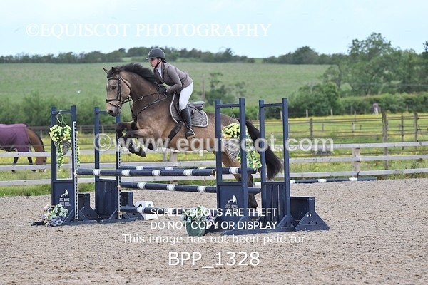 BPP_1328 - CLASS 10 SAT Senior BritiNovice/ 90cm Open