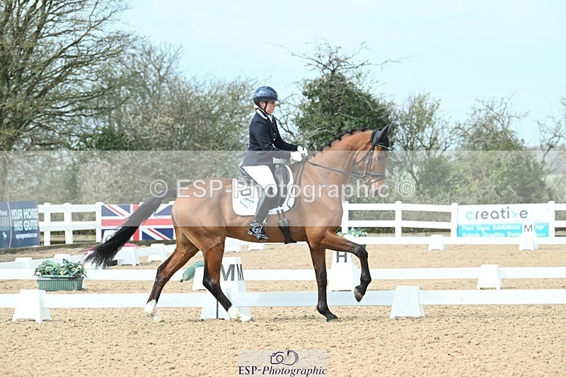 250403-103502-01460 - 036-Abbie.Newbury-Seagry.Viceroy