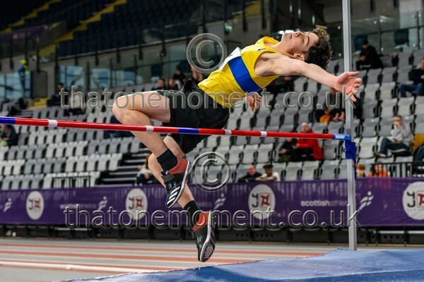 AgeInd25SAT-917385 - Field Male