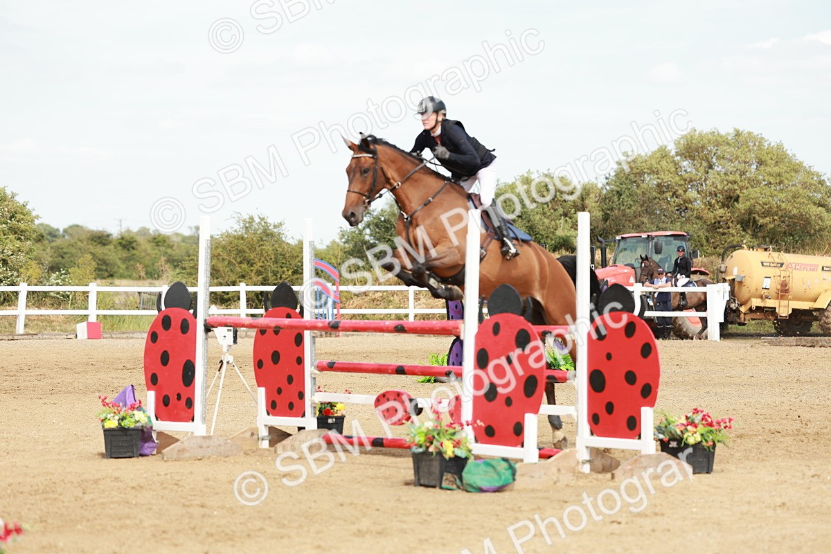 SBM_008075 - Class 4 - Senior Foxhunter - 1.20m Open