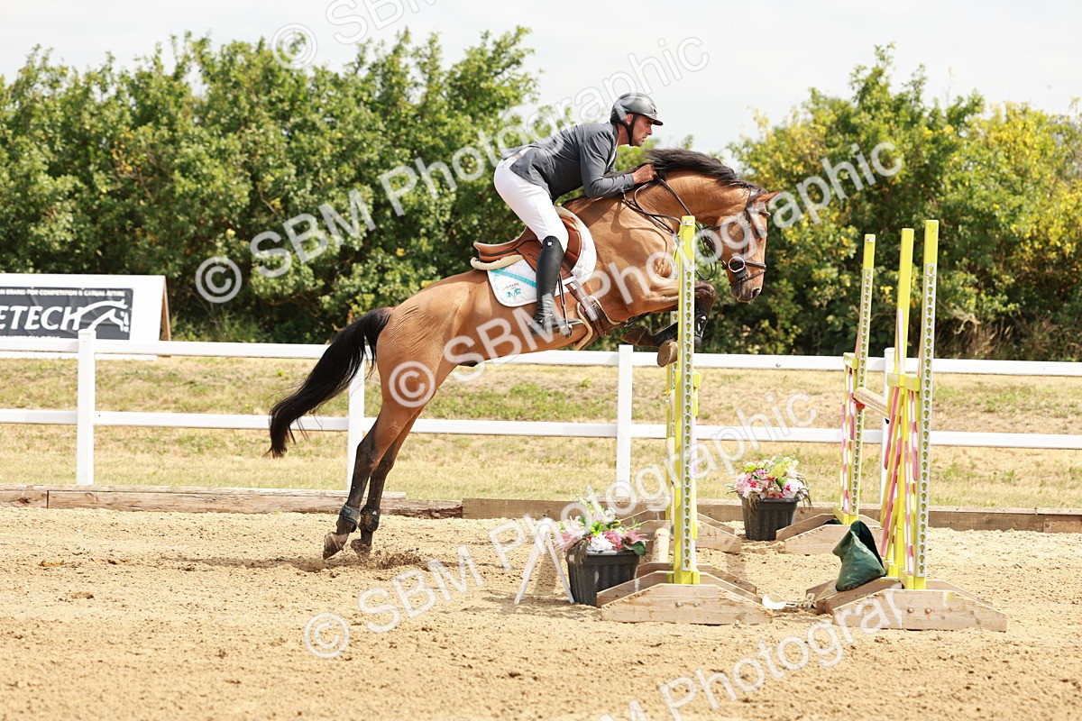 SBM_016939 - Class 20 - Senior Newcomers - 1.10m