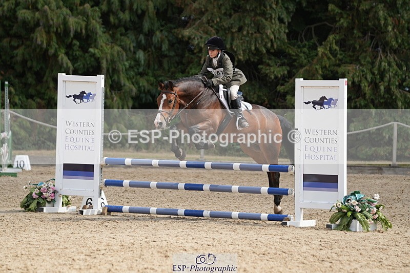 250824A-134102-37623 - 2147-George.Walford-meadow.sweet.conker