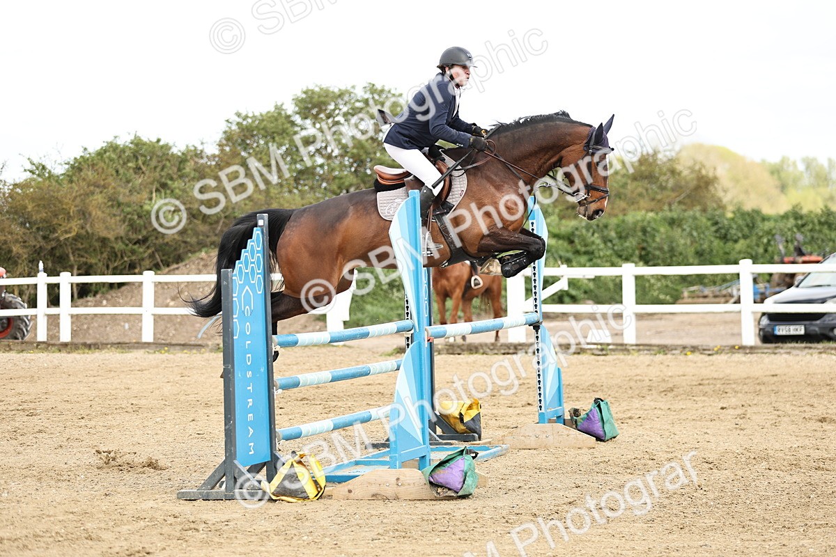SBM_001372 - Class 4 - Senior Newcomers - 1.10m